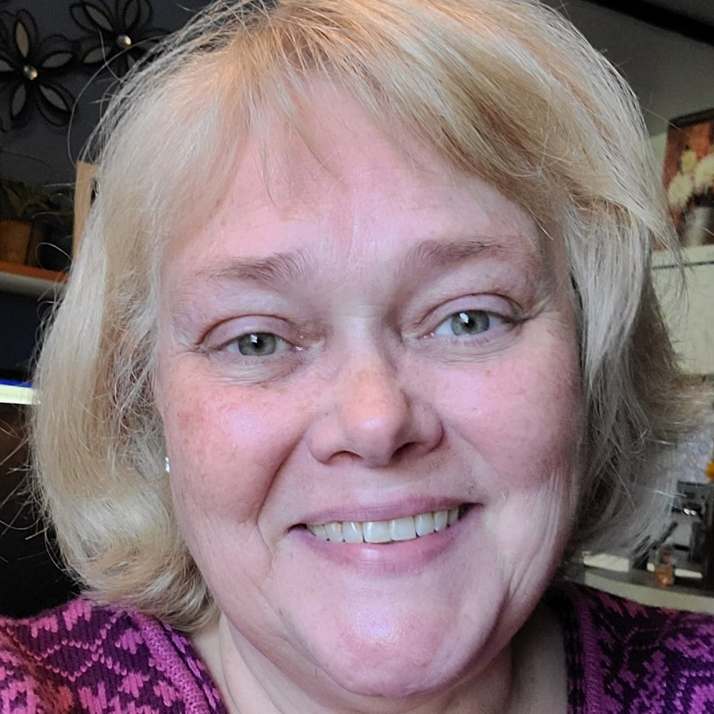 Meet your Posher, Cynthia